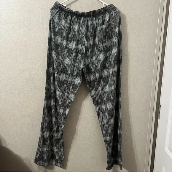 NWT Men’s Frye Flannel Print Notched Set Sleep Wear